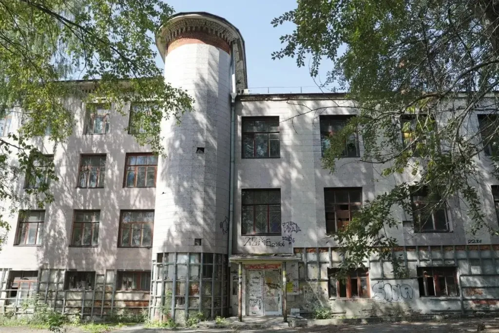 В здании штаба Уральского танкового корпуса в Екатеринбурге планируют открыть гостиницу