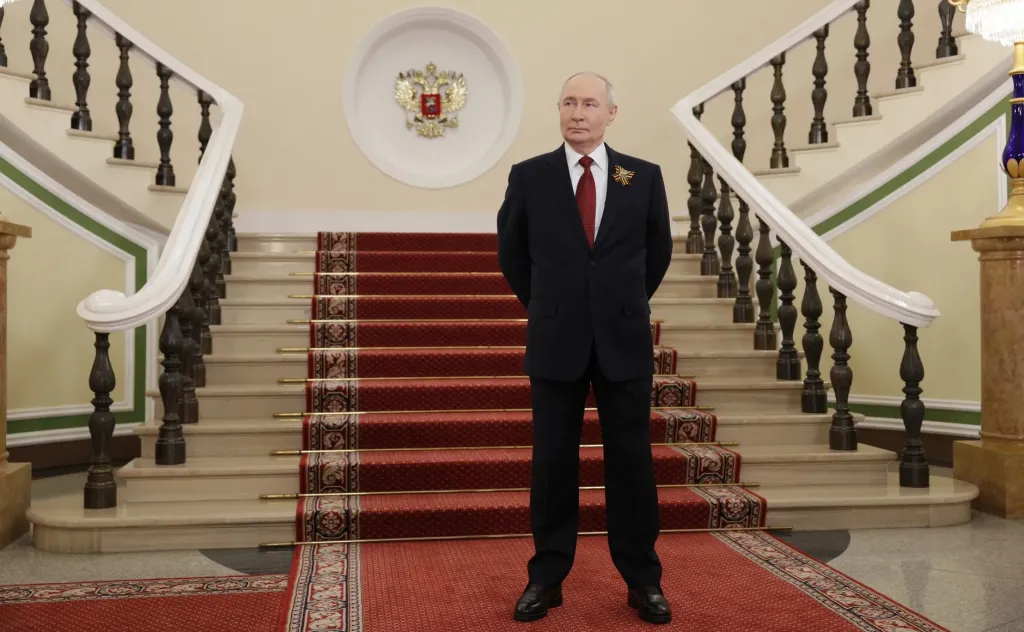 Путин наградил свердловчан медалями и объявил благодарность