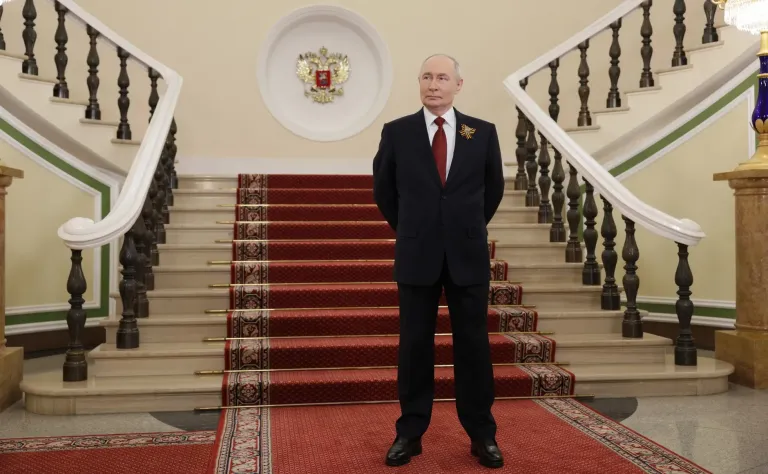 Путин наградил свердловчан медалями и объявил благодарность